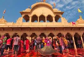 Balanced Darshan in Barsana