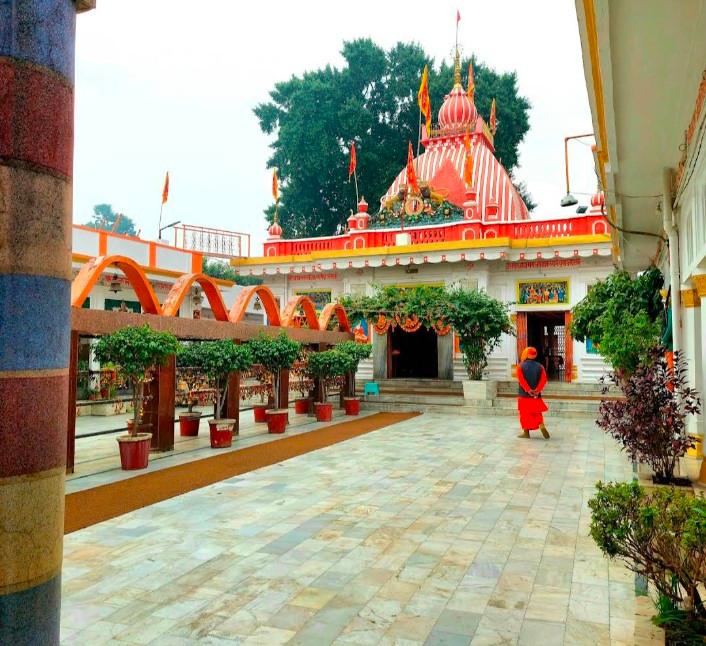 aliganj-hanuman-mandir-temple-cover-img